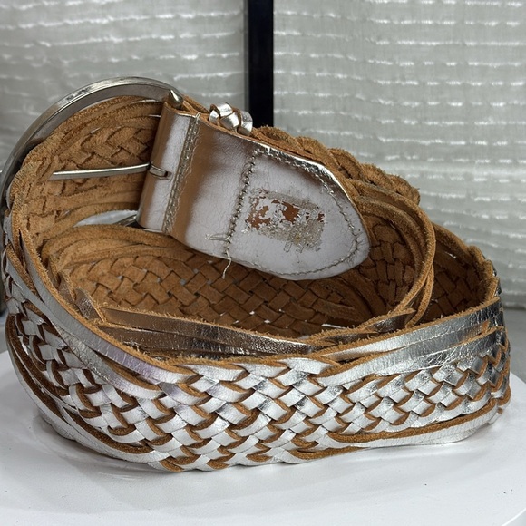 (H) Women's vintage braided silver and tan leather belt, size M - Picture 3 of 12